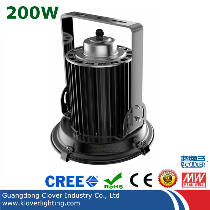 outside CREE XTE 200W LED flood light